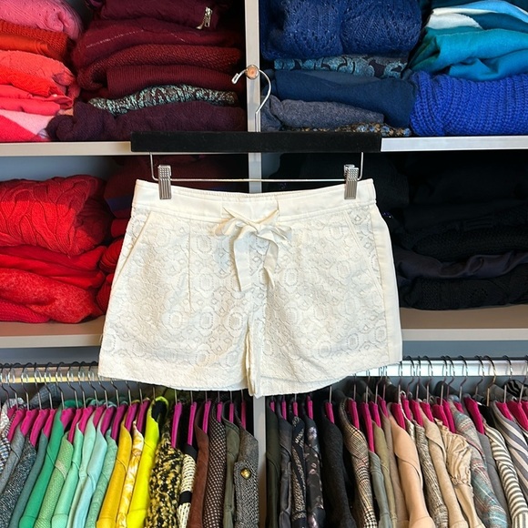 Loft cream embroidered shorts size 00 NWOT - Picture 1 of 3
